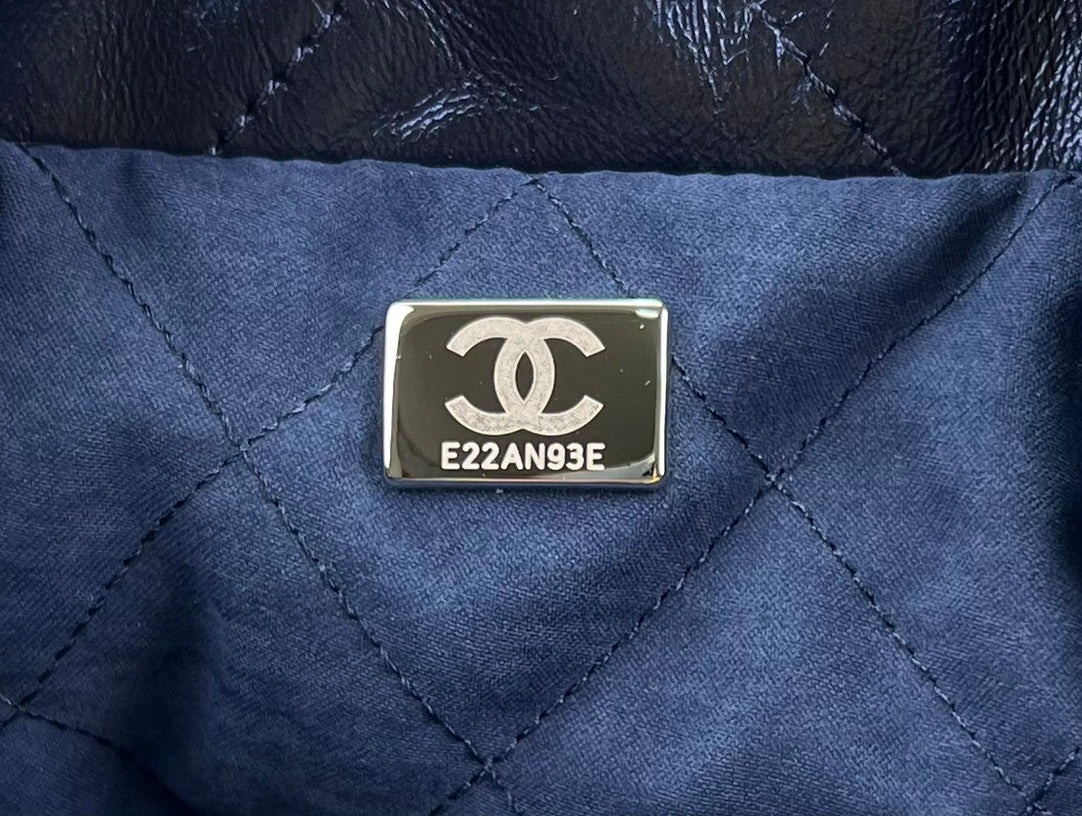 CHANEL 22 3989