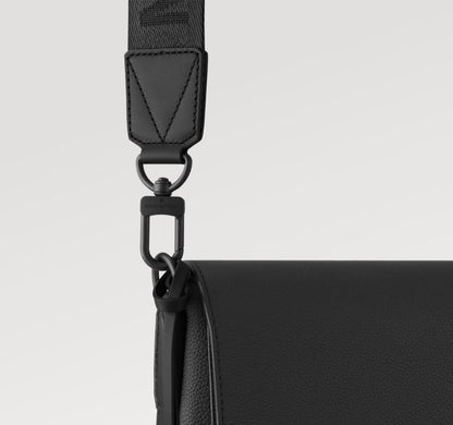 【シンプルが究極♪】Louis Vuitton テイクオフ・メッセンジャー