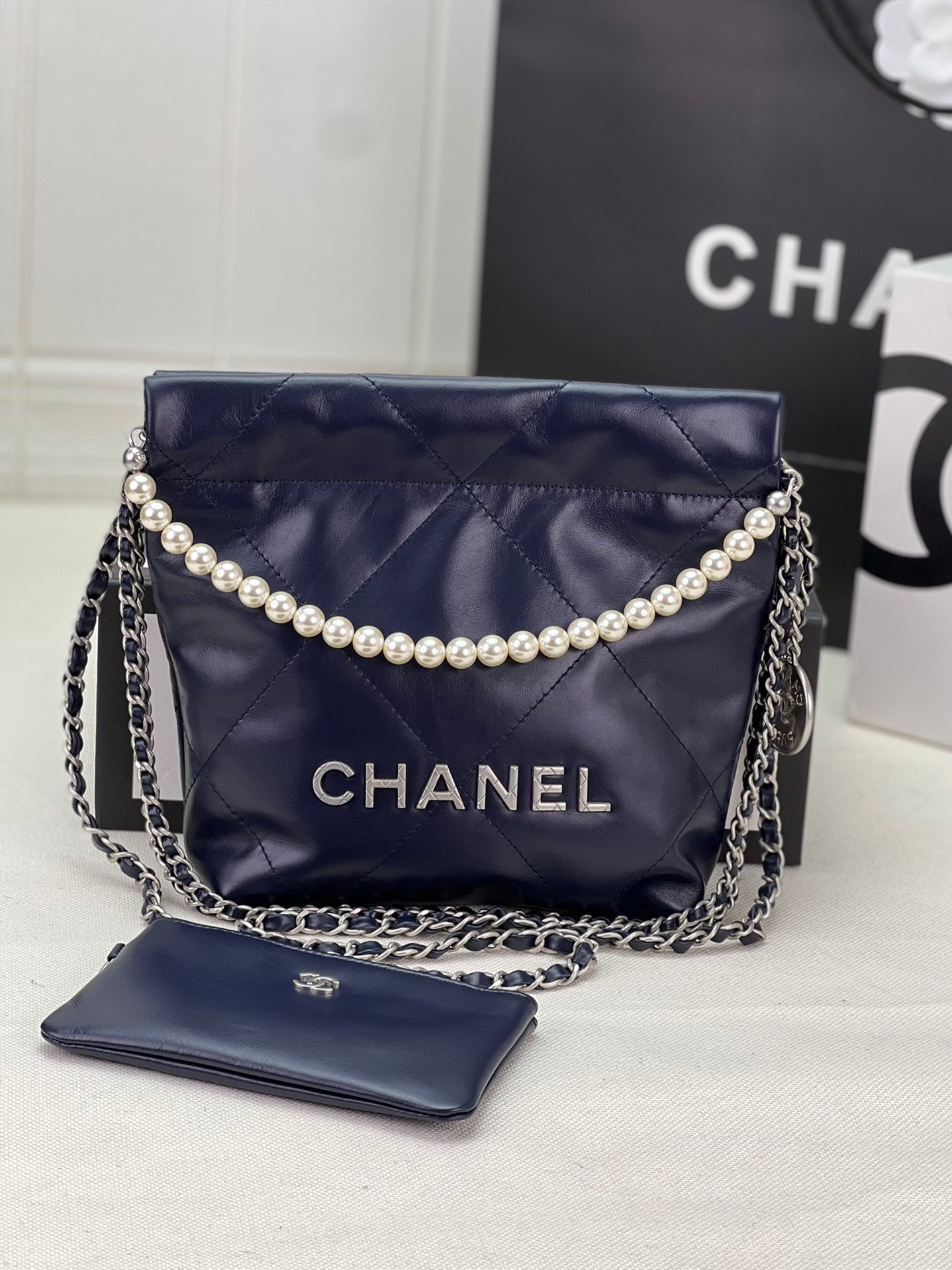 CHANEL 22 3989