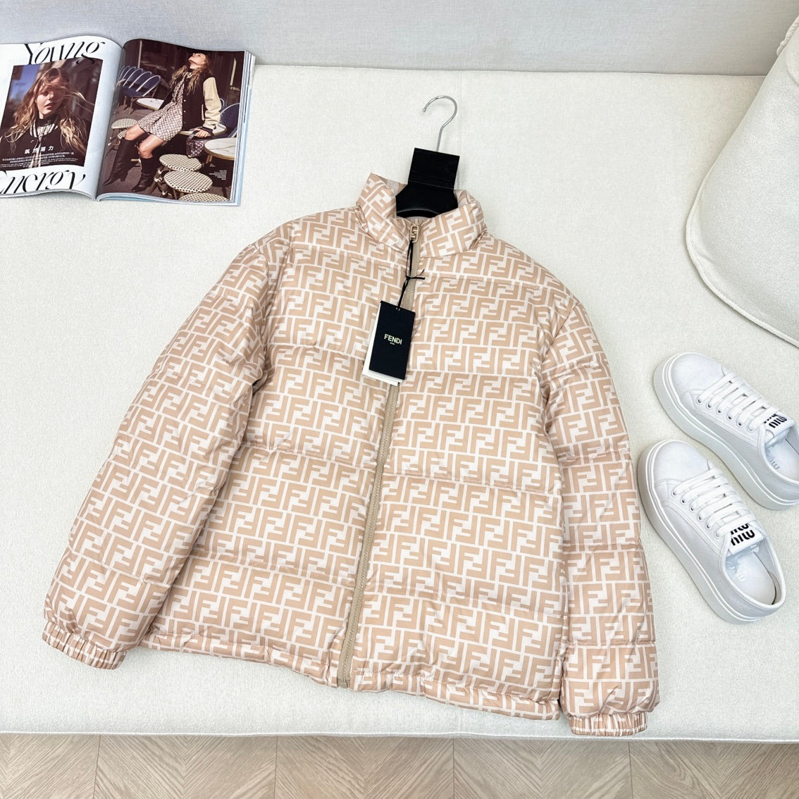 FENDI（フェンディ） 両面着可能ダウンジャケット ご好評に付き再入荷！