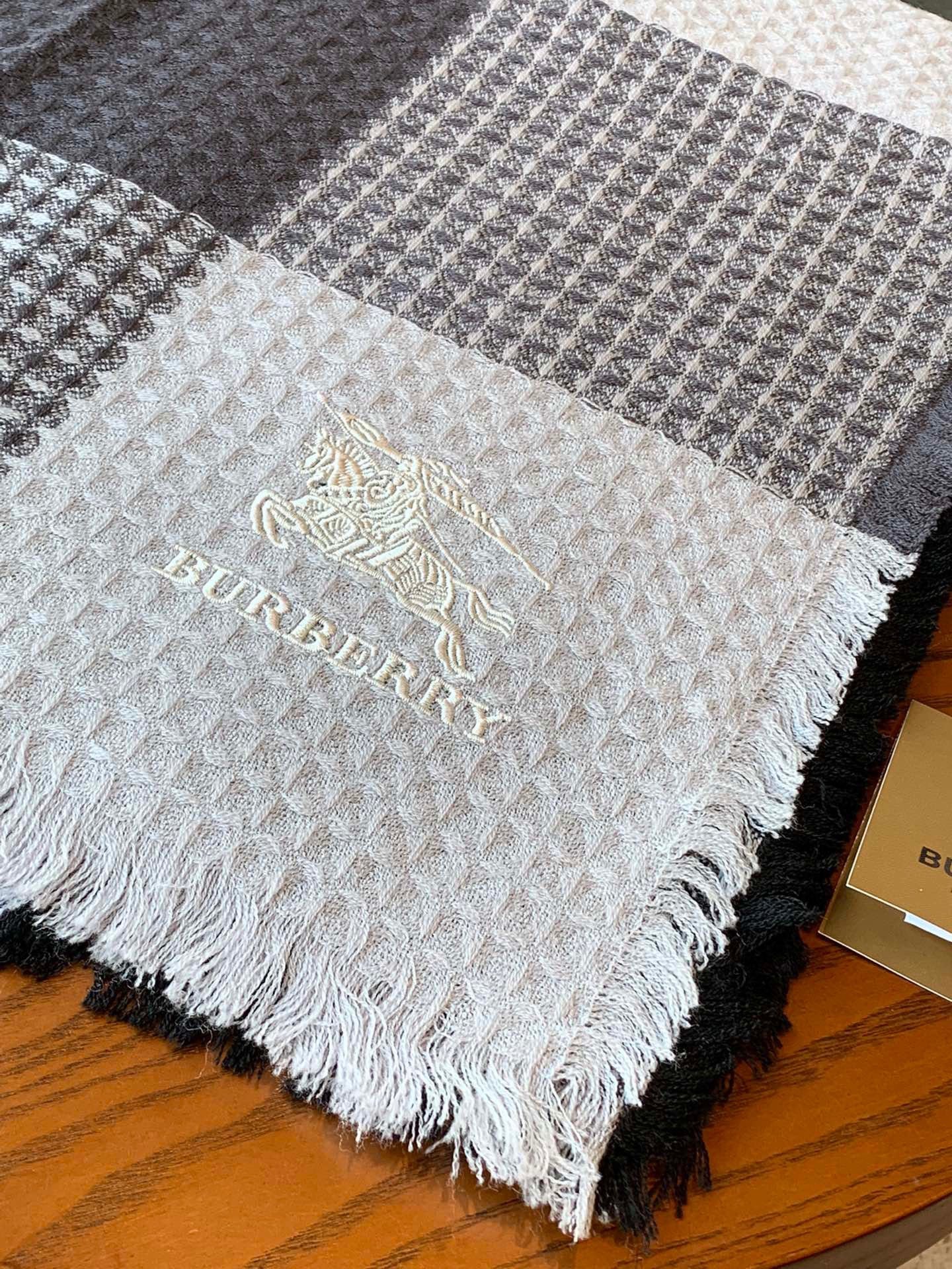 【BURBERRY バーバリー】スカーフ210*80CM 241108