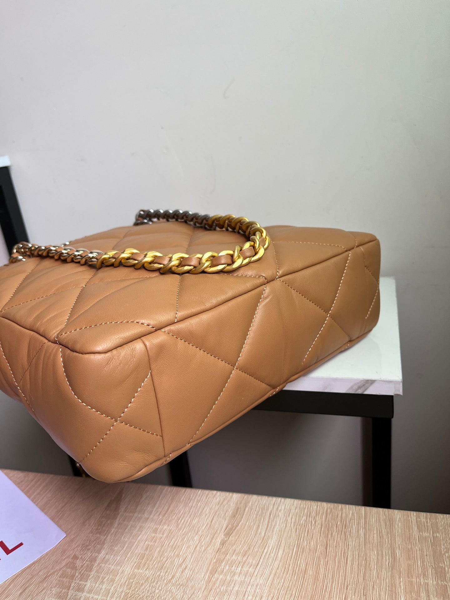 CHANEL 19 SHOPPING BAG 3519