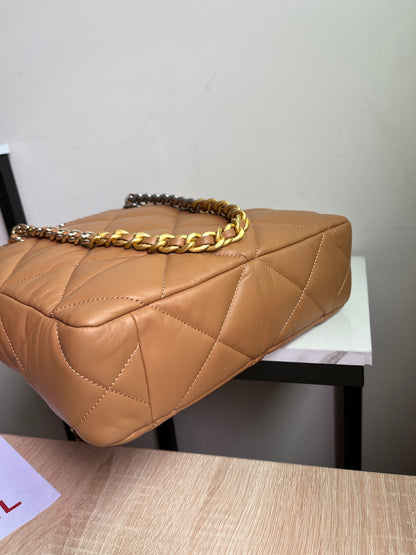 CHANEL 19 SHOPPING BAG 3519