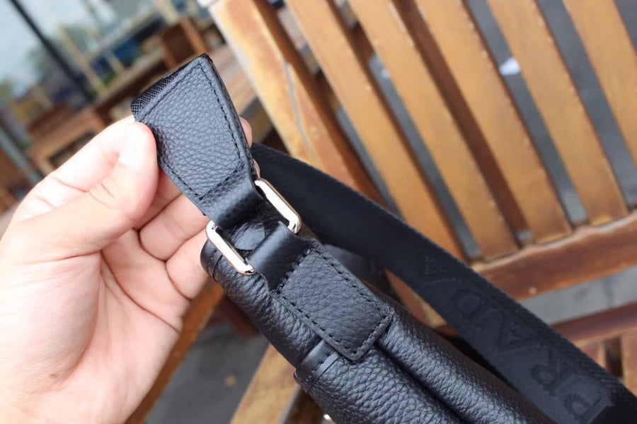 【 PRADA 公式 旗艦店】 プラダ ショルダーバッグ 当日出荷 好評に付き再入荷！25*17*5CM