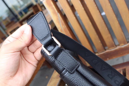 【 PRADA 公式 旗艦店】 プラダ ショルダーバッグ 当日出荷 好評に付き再入荷！25*17*5CM