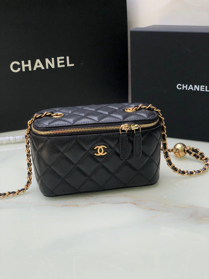 Chanel Classic Vanity 22C Bag with Chain AP2303