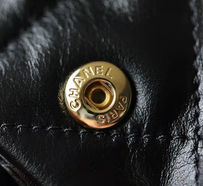 Chanel 22 Medium AS3261