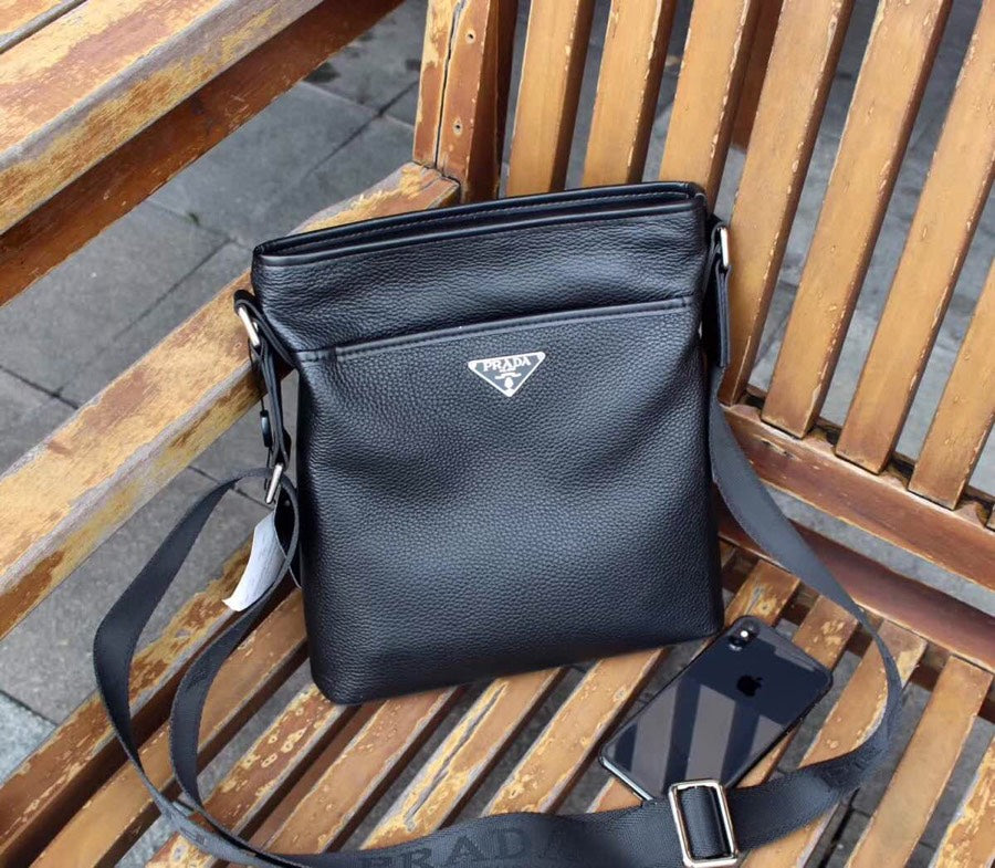 【 PRADA 公式 旗艦店】 プラダ ショルダーバッグ 当日出荷 好評に付き再入荷！25*17*5CM