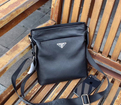 【 PRADA 公式 旗艦店】 プラダ ショルダーバッグ 当日出荷 好評に付き再入荷！25*17*5CM