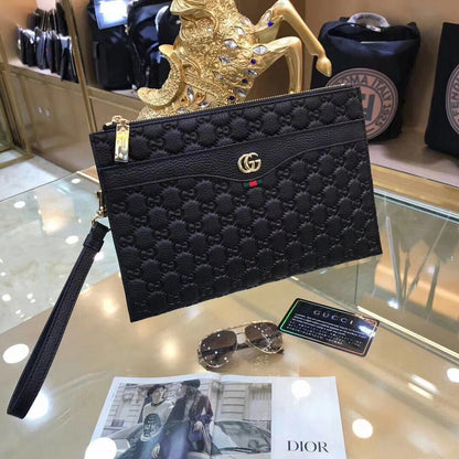 Gucci(グッチ)クラッチバッグ 28x18cm