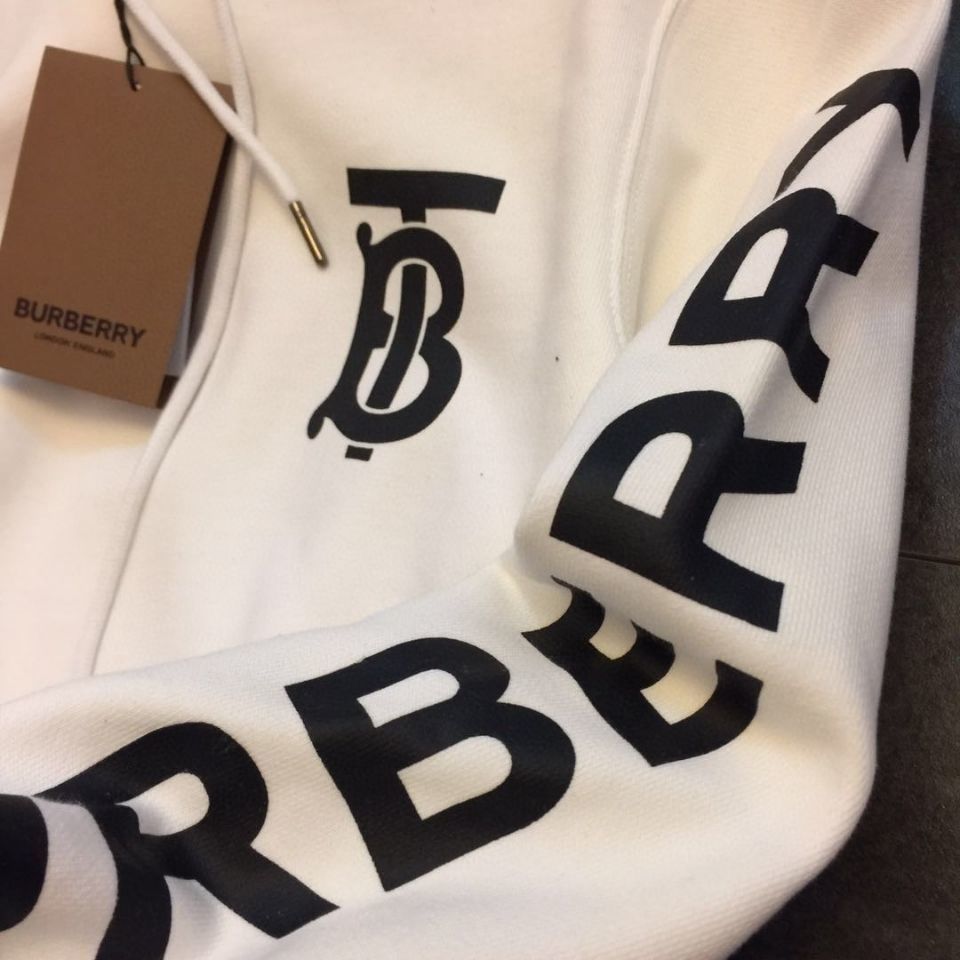 【BURBERRY】男女兼用 ご好評に付き再入荷！