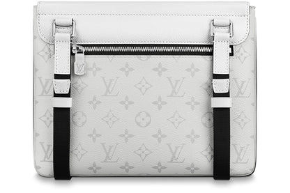 *LV*メンズ アウトドアフラップ モノグラムショルダーバッグ