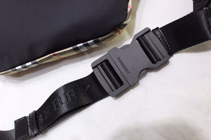 【BURBERRY 公式旗艦店】バーバリー ウエストポーチ 当日出荷 好評に付き再入荷！31*7.5*16CM