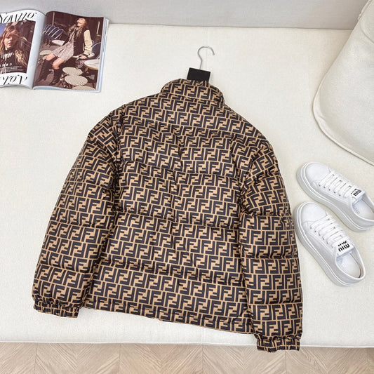 FENDI（フェンディ） 両面着可能ダウンジャケット ご好評に付き再入荷！