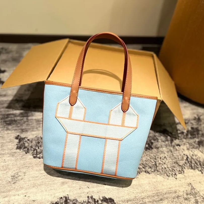 HERMES キャンバス製野菜バスケット