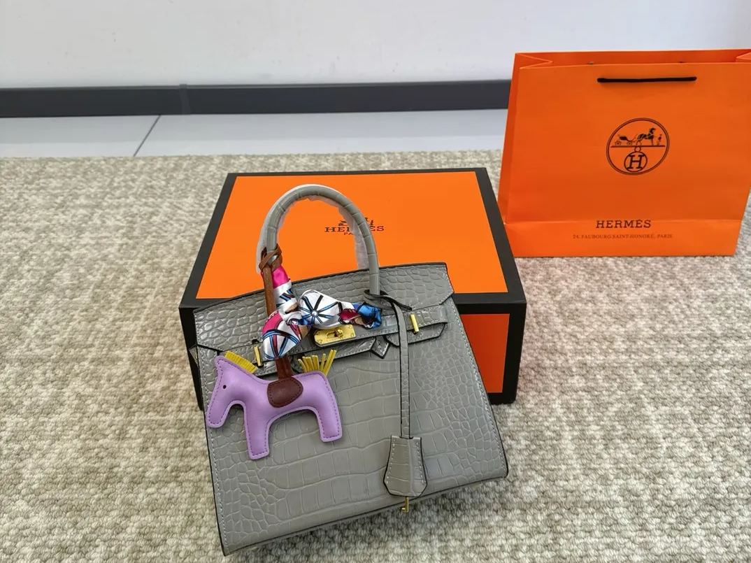 HERMES 高級ワニ革模様 プラチナバッグ