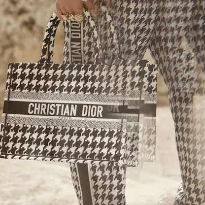 【DIOR】DIOR BOOK TOTE バッグ ミディアム