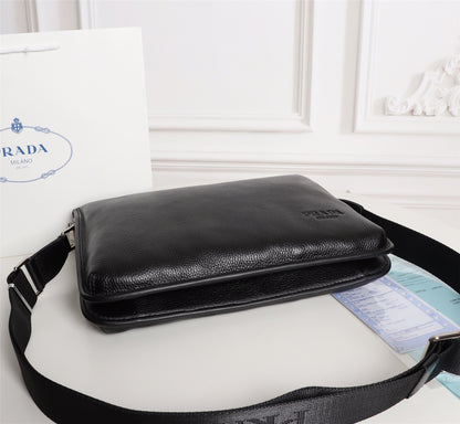 【PRADA 公式 旗艦店】プラダ 斜めがけバッグ 当日出荷 好評に付き再入荷！33*25*6CM