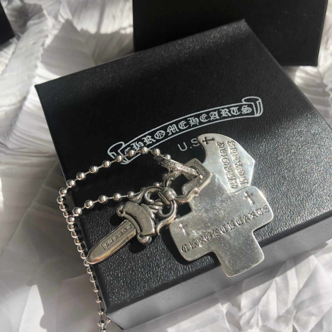 Chrome Hearts(クロムハーツ)3段ソードとホーリーソードサンスクリットペンダントネックレス