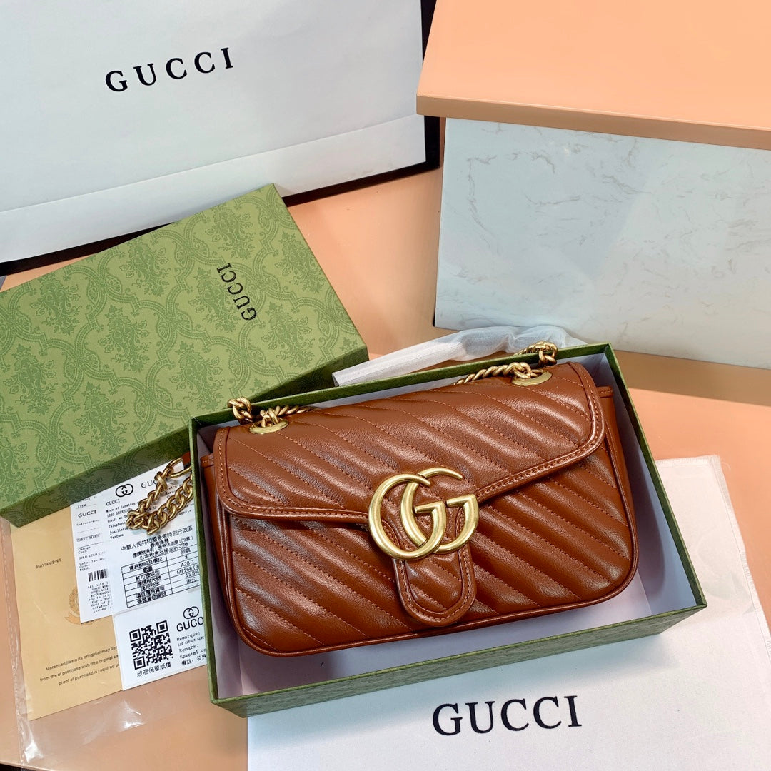 【GUCCI】GGマーモント 2.0 スモール ショルダーバッグ ブラウン