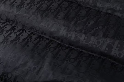 【DIOR公式 旗艦店】（ディオール ） ダウンジャケット、ご好評に付き再入荷！