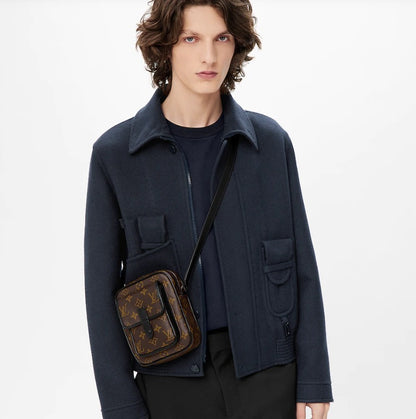 【男性必見】ルイヴィトンバッグ ウエアラブルウォレット