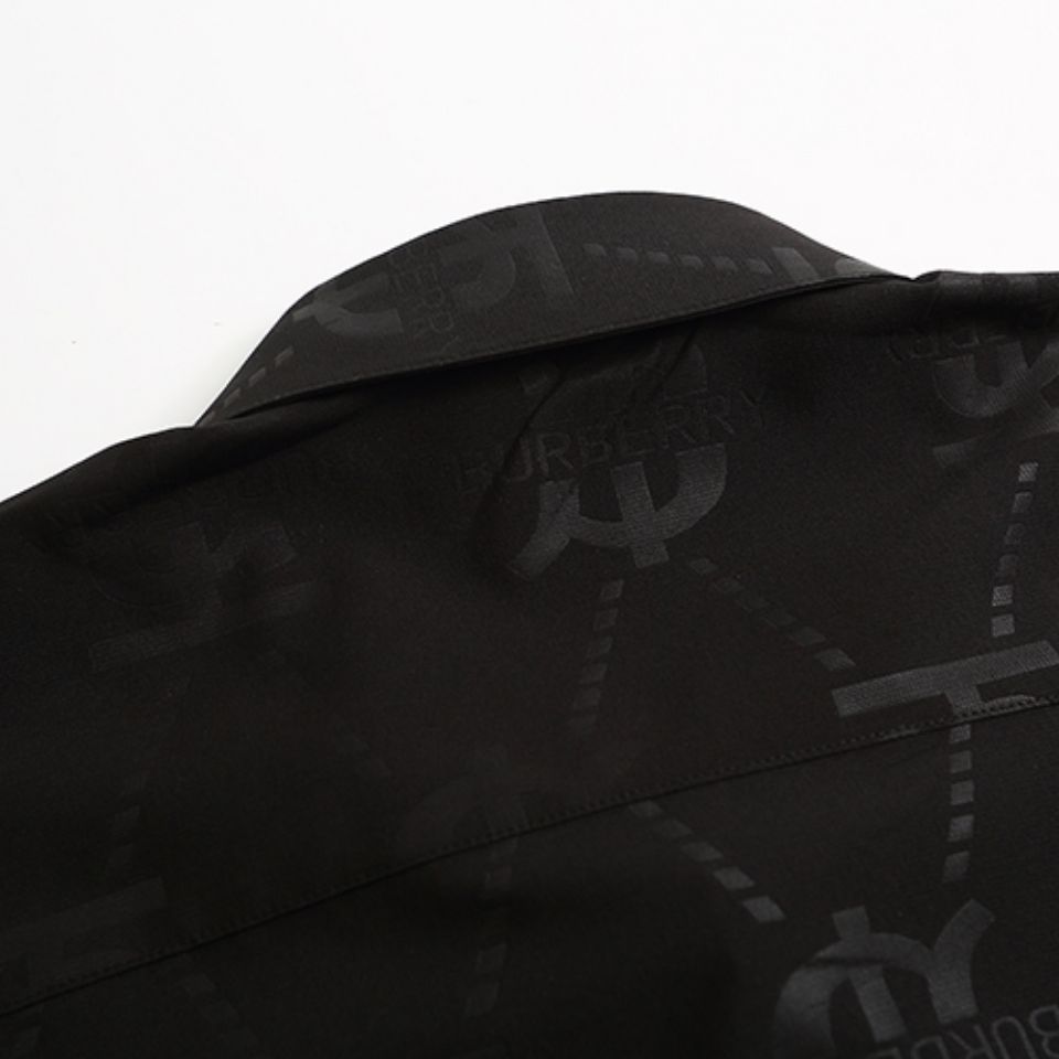 【BURBERRY 公式旗艦店】 ご好評に付き再入荷！！