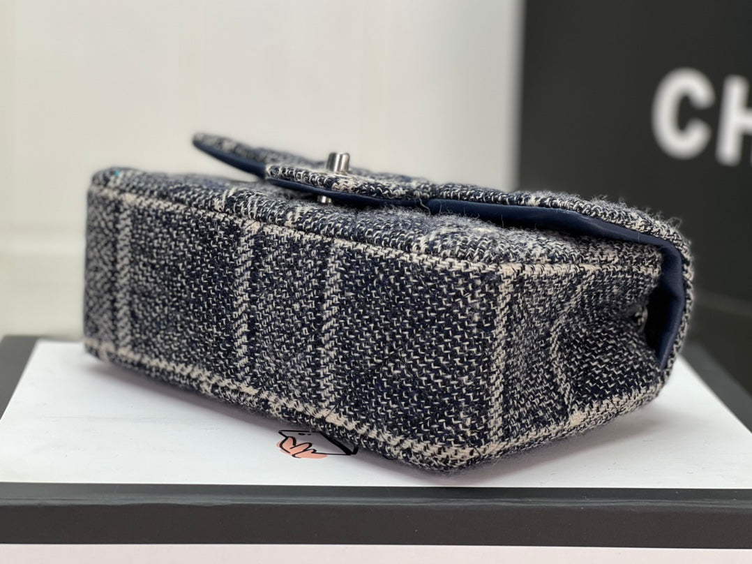 Chanel MINI CLASSIC FLAP BAG 1116