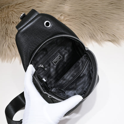 【 PRADA 公式旗艦店】プラダ 胸ポケット 当日出荷 好評に付き再入荷！27*18*7CM