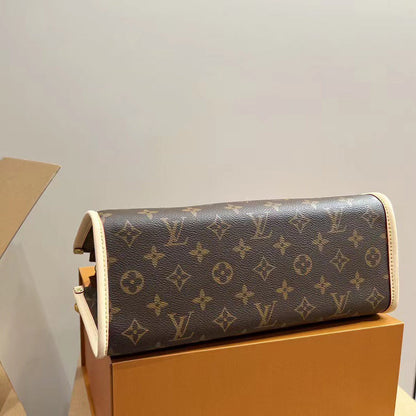 L&v Popincourt Haut ゴールデンボール 三角バッグ