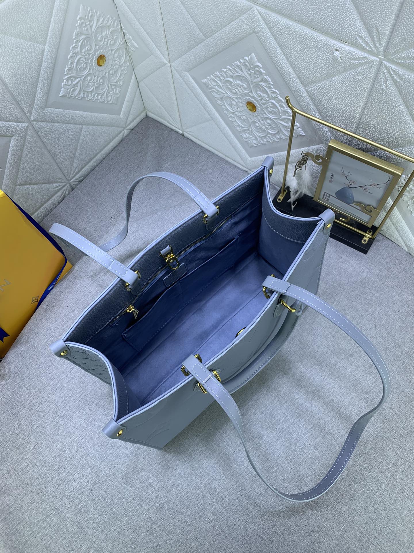 Louis Vuitton(ルイヴィトン) ONTHEGO ミディアム ハンドバッグ