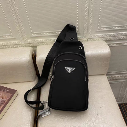 【PRADA 公式 旗艦店】プラダ 胸ポケット当日出荷 好評に付き再入荷！29*17*6.5CM