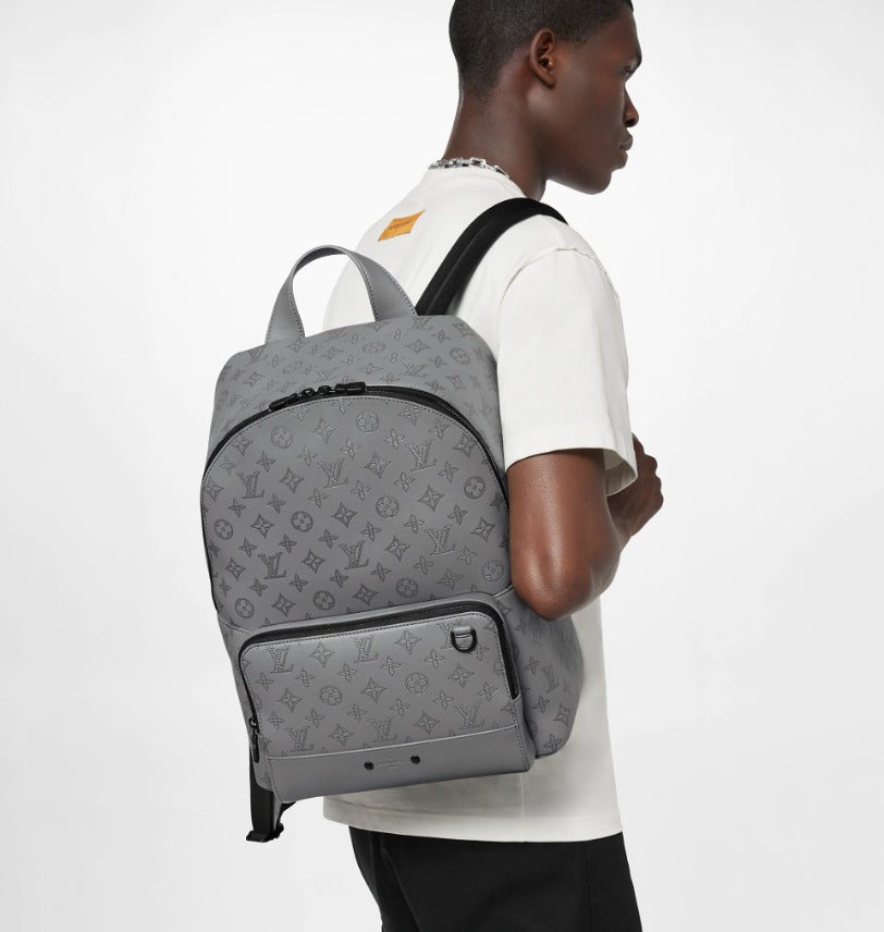 ヴィトン モノグラム リュック グレー 黒 シンプル 長財布 入る M46105 M46109